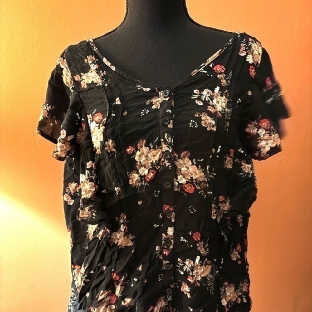 Torrid Black Floral Button-Up Blouse